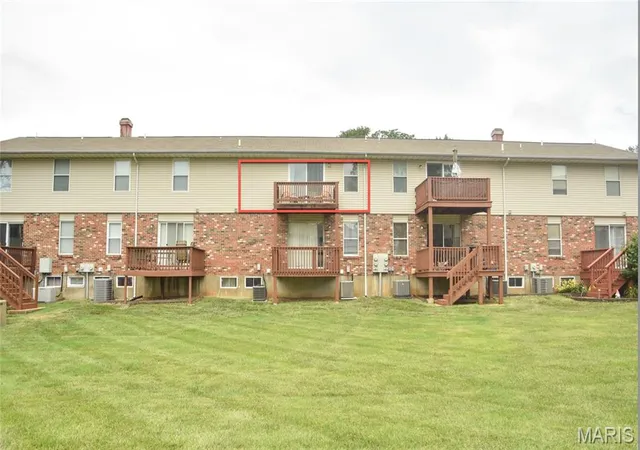 2nd image of 2221 Highland Hl Dr, Saint Peters, MO 63376