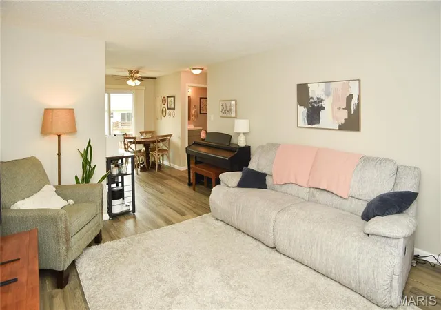 4th image of 2221 Highland Hl Dr, Saint Peters, MO 63376