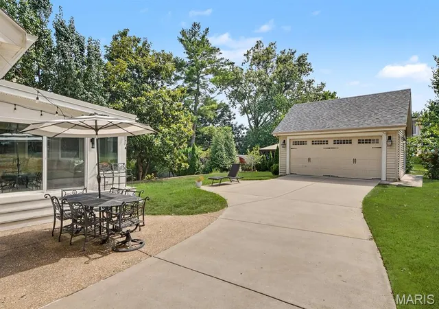 Photo 4 of Single family home for sale at 1020 Brownell Ave, Saint Louis, MO 63122 | MLS# MIS26034873 | Listing updated on 2026-09-13