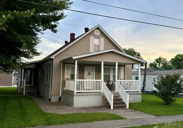 Homes for sale in New Baden, IL | 9 E Birch St, New Baden, IL 62265 | MLS# MIS26034882