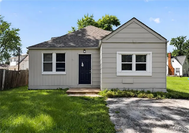 Photo 1 of Sale Pending at 25 Barcelona Ave, Saint Louis, MO 63138 | MLS# MIS26034895 | Listing updated on 2026-09-17