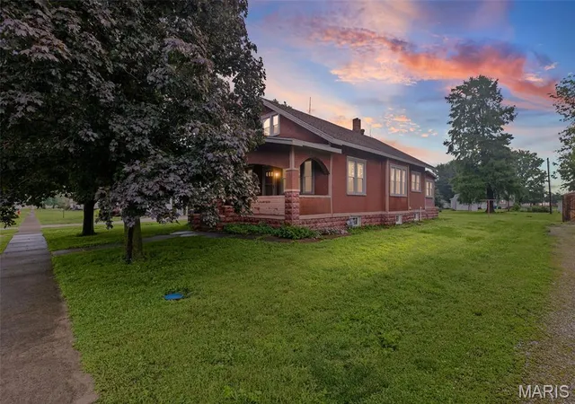 Homes for sale in Hoyleton, IL | 150 N Park St, Hoyleton, IL 62803 | MLS# MIS26034900
