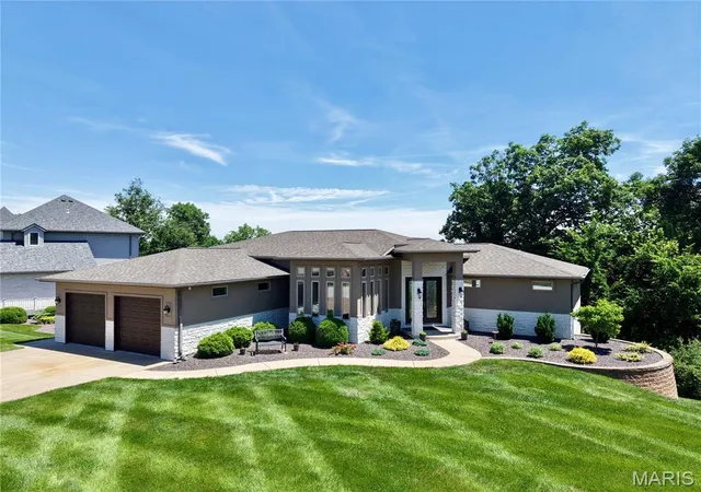 Homes for sale in Hannibal, MO | 120 El Rancho Dr, Hannibal, MO 63401 | MLS# MIS26034930