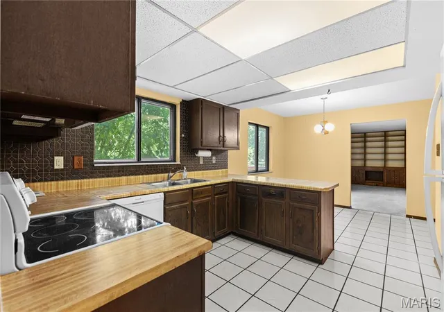 5th image of 12787 Parkway Estates Dr, St Louis, MO 63146 | MLS# MIS26034935