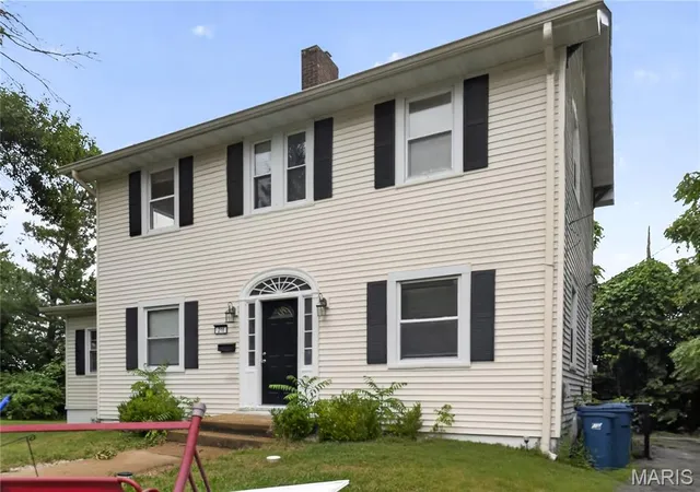Homes for sale in St Louis, MO | 216 Harrison Ave, St Louis, MO 63135 | MLS# MIS26034942