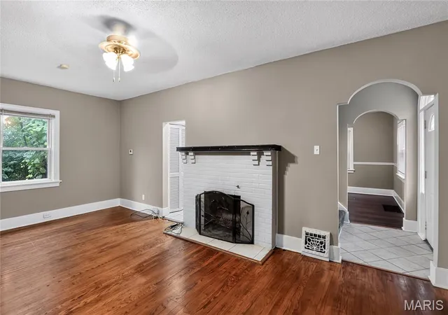 Homes for sale in St Louis, MO | 216 Harrison Ave, St Louis, MO 63135 | MLS# MIS26034942
