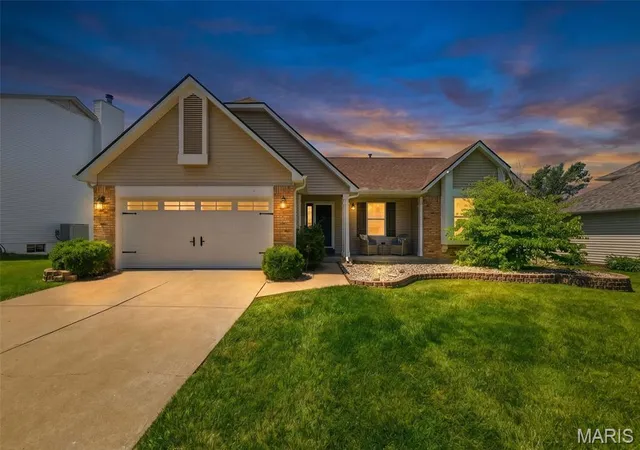 Homes for sale in O Fallon, MO | 33 Georgetown Cir, O Fallon, MO 63368 | MLS# MIS26034973