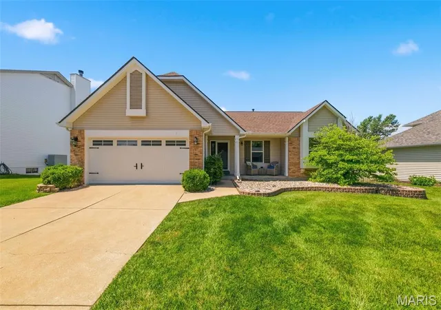 Homes for sale in O Fallon, MO | 33 Georgetown Cir, O Fallon, MO 63368 | MLS# MIS26034973