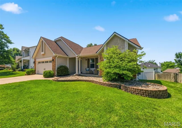 Homes for sale in O Fallon, MO | 33 Georgetown Cir, O Fallon, MO 63368 | MLS# MIS26034973