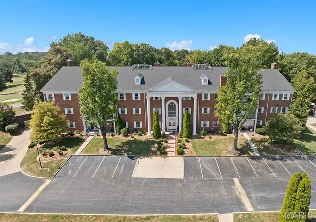 Photo 2 of Condo for sale at 223 Country Club Vw, Edwardsville, IL 62025 | MLS# MIS26034976 | Listing updated on 2026-09-30