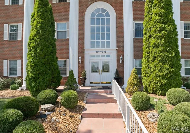 Photo 3 of Condo for sale at 223 Country Club Vw, Edwardsville, IL 62025 | MLS# MIS26034976 | Listing updated on 2026-09-30