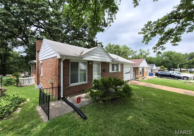 4th image of 4317 Melba Ave, St Louis, MO 63121 | MLS# MIS26034986