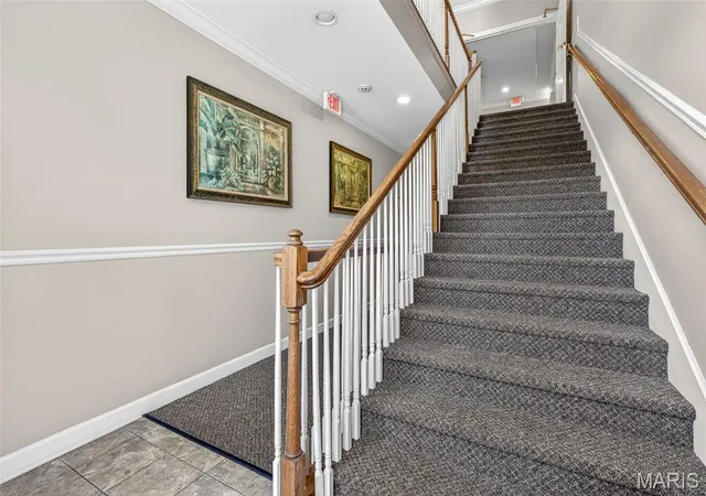 Listing Photo 3 - Condo for sale in building located at 13115 Mill Xing Ct, Creve Coeur, MO 63141 - Unit #205