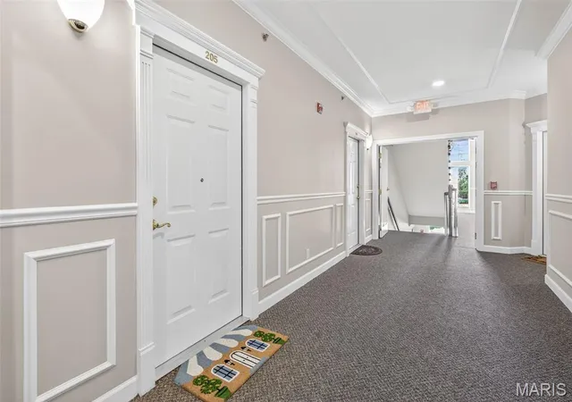Listing Photo 4 - Condo for sale in building located at 13115 Mill Xing Ct, Creve Coeur, MO 63141 - Unit #205