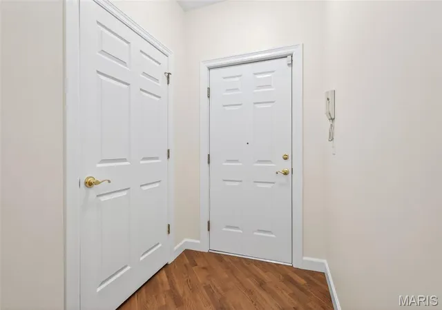 Listing Photo 5 - Condo for sale in building located at 13115 Mill Xing Ct, Creve Coeur, MO 63141 - Unit #205