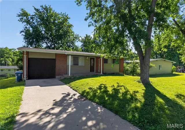 Photo 2 of Single family home for sale at 10226 Green Valley Dr, St Louis, MO 63136 | MLS# MIS26034995 | Listing updated on 2026-09-15