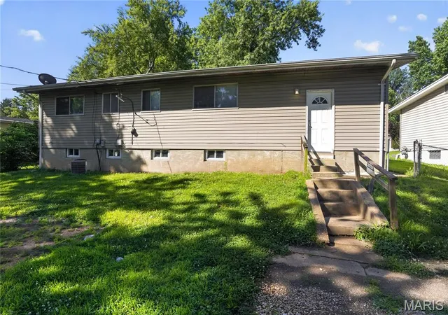Photo 3 of Single family home for sale at 10226 Green Valley Dr, St Louis, MO 63136 | MLS# MIS26034995 | Listing updated on 2026-09-15