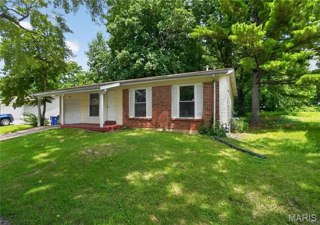 Photo 1 of Single family home for sale at 6315 Coventry Dr, Florissant, MO 63033 | MLS# MIS26035002 | Listing updated on 2026-10-19
