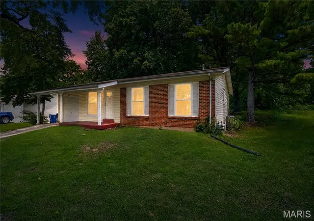 Photo 3 of Single family home for sale at 6315 Coventry Dr, Florissant, MO 63033 | MLS# MIS26035002 | Listing updated on 2026-10-19