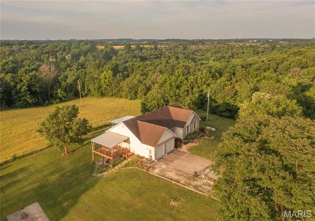 5th image of 1010 Tick Ridge Rd, Silex, MO 63377 | MLS# MIS26035015