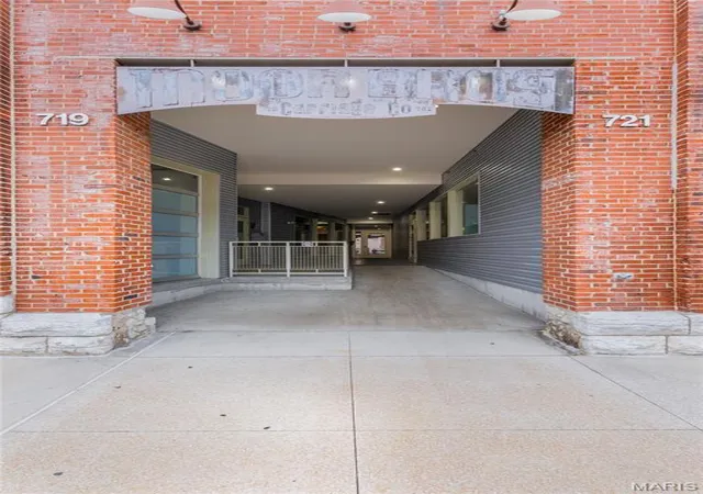 Photo 3 of Sale Pending at 721 N 17Th St #207, Saint Louis, MO 63103 | MLS# MIS26035022 | Listing updated on 2026-09-13