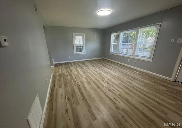 3rd image of 5 Cady Dr, Saint Louis, MO 63135 | MLS# MIS26035029