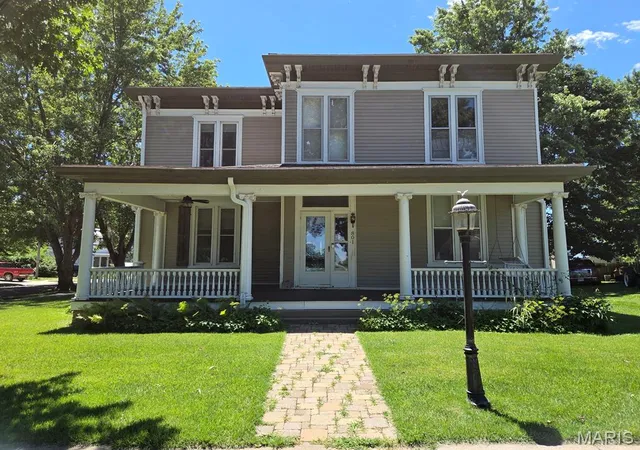 1st image of 801 College St, Canton, MO 63435 | MLS# MIS26035030