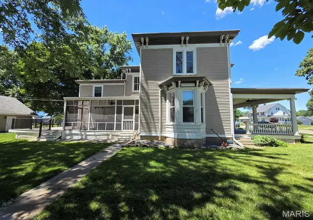 3rd image of 801 College St, Canton, MO 63435 | MLS# MIS26035030