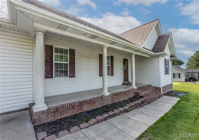 Homes for sale in Dexter, MO | 11679 Finley Dr, Dexter, MO 63841 | MLS# MIS26035047
