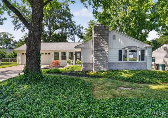 Homes for sale in Kirkwood, MO | 223 Woodridge Rd, Kirkwood, MO 63122 | MLS# MIS26035059