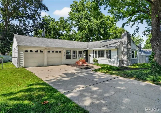 Homes for sale in Kirkwood, MO | 223 Woodridge Rd, Kirkwood, MO 63122 | MLS# MIS26035059