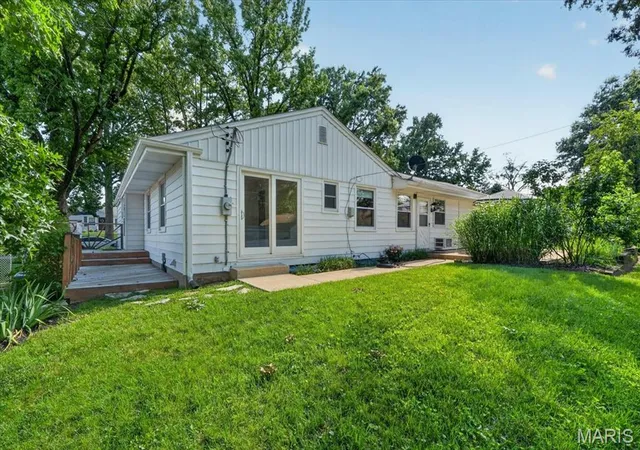 Homes for sale in Kirkwood, MO | 223 Woodridge Rd, Kirkwood, MO 63122 | MLS# MIS26035059
