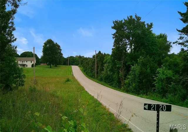 2nd image of 2120 4 Mile Rd, Washington, MO 63090 | MLS# MIS26035071