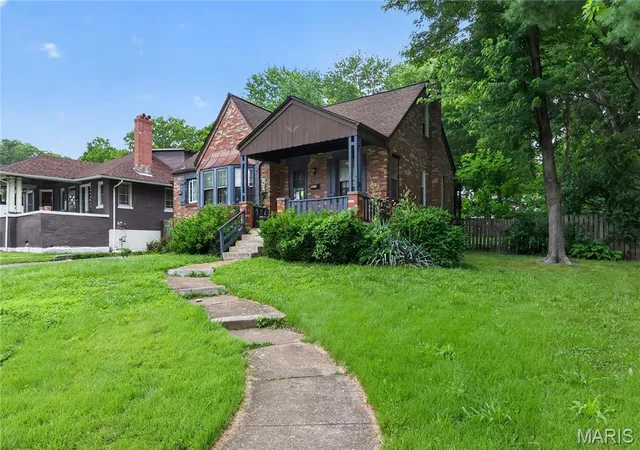 Photo 1 of Sale Pending at 8211 Madison Ave, Saint Louis, MO 63114 | MLS# MIS26035084 | Listing updated on 2026-08-13