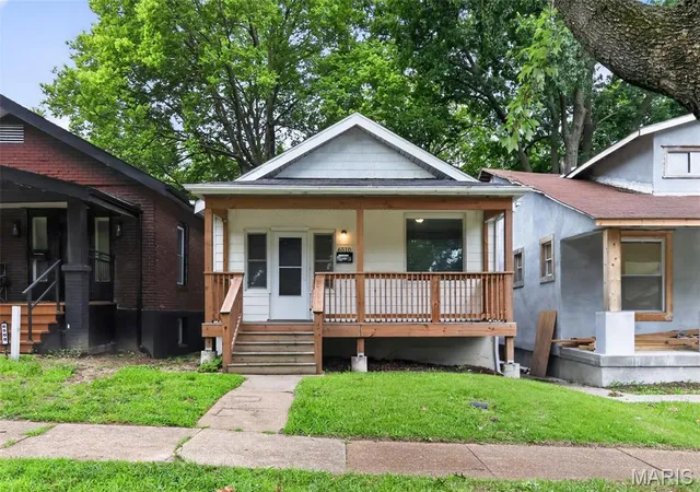 Single family home for sale at 6510 Julian Ave, Saint Louis, MO 63133 | MLS# MIS26035102