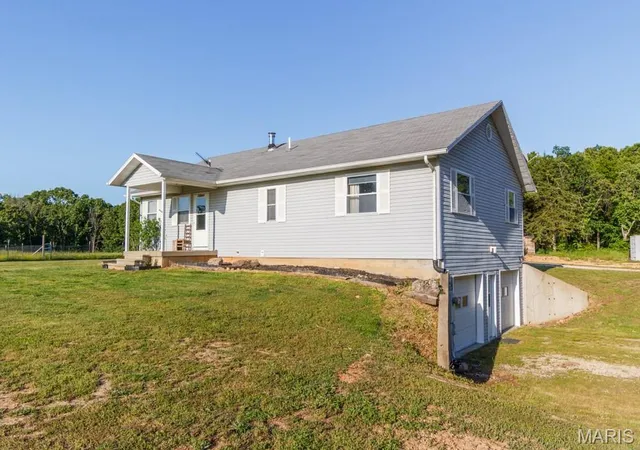 Photo 3 of Single family home for sale at 34116 Olathe Dr, Lebanon, MO 65536 | MLS# MIS26035115 | Listing updated on 2026-08-12
