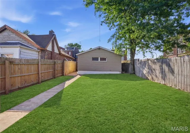 Photo 4 of Single family home for sale at 4405 Alaska Ave, St Louis, MO 63111 | MLS# MIS26035142 | Listing updated on 2026-08-22