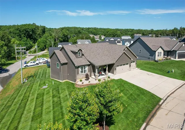 Homes for sale in Troy, MO | 201 Auburn Ridge Dr, Troy, MO 63379 | MLS# MIS26035160