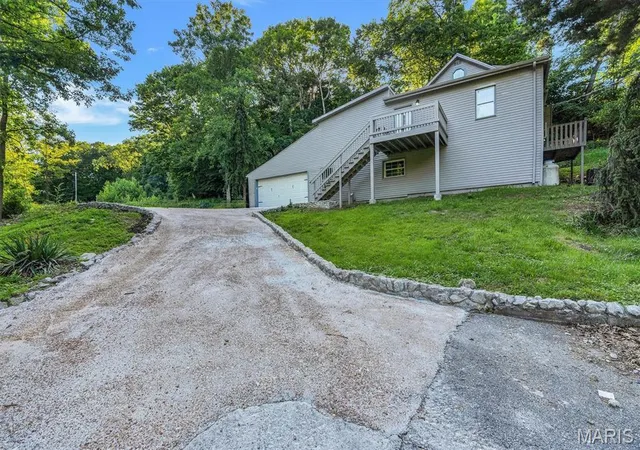 Homes for sale in Ballwin, MO | 635 Castlewood Dr, Ballwin, MO 63021 | MLS# MIS26035161