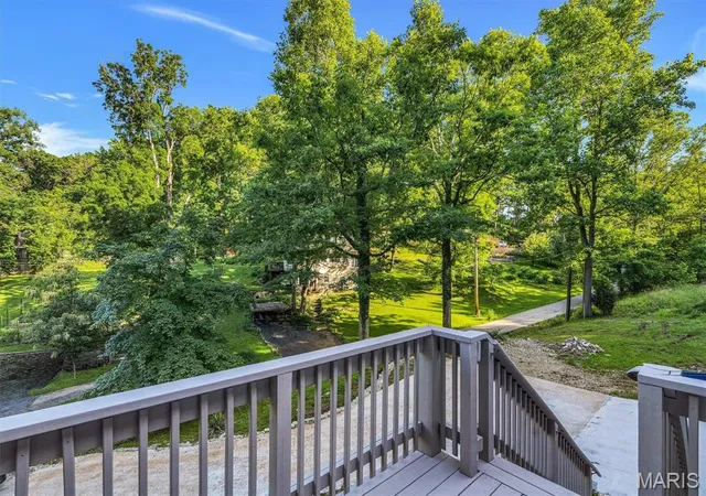 Homes for sale in Ballwin, MO | 635 Castlewood Dr, Ballwin, MO 63021 | MLS# MIS26035161