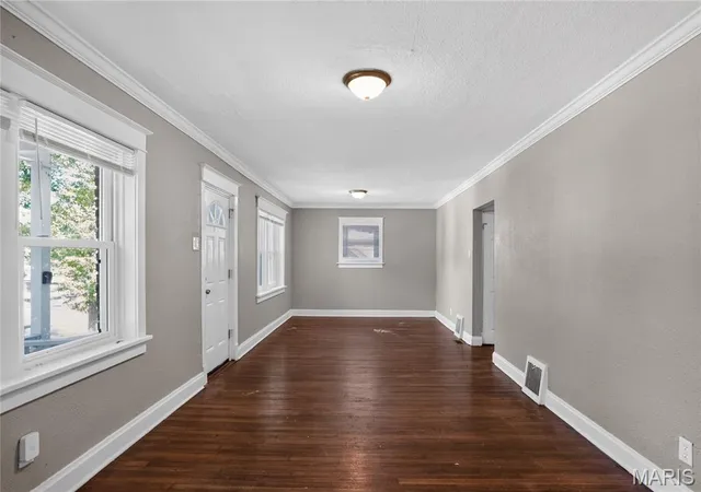 image of 18 S Barat Ave, Saint Louis, MO 63135 | MLS# MIS26035180