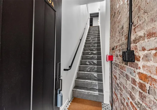 Listing Photo 4 - Condo for sale in building located at 4738 Mcpherson Ave, Saint Louis, MO 63108 - Unit #201