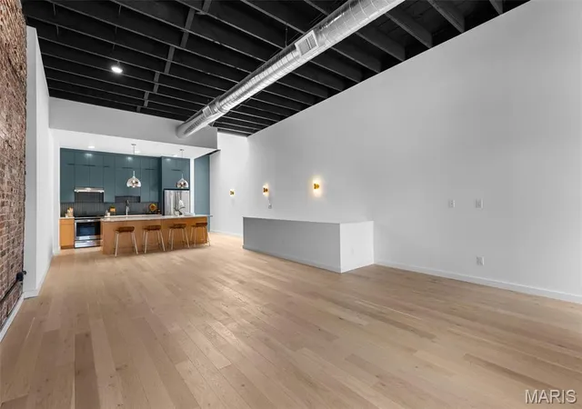 Listing Photo 5 - Condo for sale in building located at 4738 Mcpherson Ave, Saint Louis, MO 63108 - Unit #201