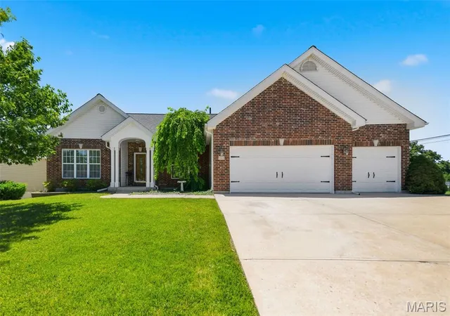 Photo 1 of Single family home for sale at 202 Highland Meadows Dr, Wentzville, MO 63385 | MLS# MIS26035200 | Listing updated on 2026-09-25