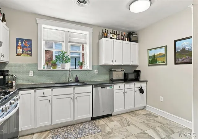 Photo 3 of Multi family home for sale at 7379 Amherst Ave, Saint Louis, MO 63130 | MLS# MIS26035204 | Listing updated on 2026-10-01
