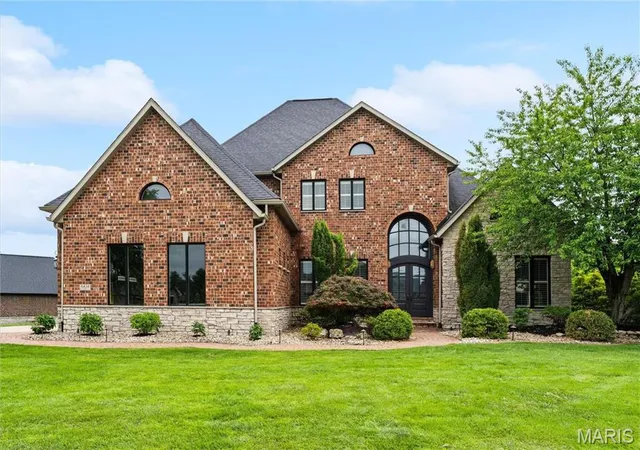 Homes for sale in Edwardsville, IL | 8424 Rock Ridge Court, Edwardsville, IL 62025 | MLS# MIS26035237