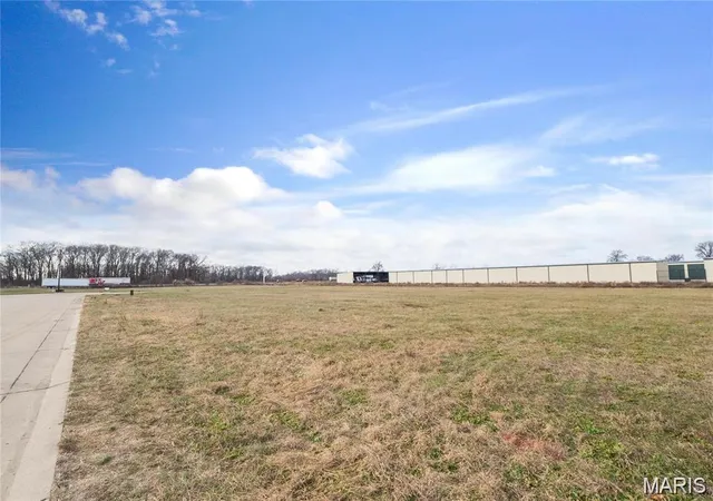 Homes for sale in Edwardsville, IL | 2754 Route 66 Business Park Dr, Edwardsville, IL 62025 | MLS# MIS26035246