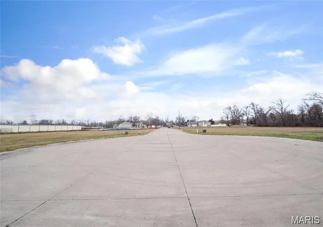 Homes for sale in Edwardsville, IL | 2754 Route 66 Business Park Dr, Edwardsville, IL 62025 | MLS# MIS26035246