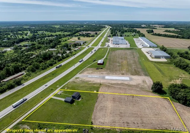 Homes for sale in Hannibal, MO | 11581 Hwy 61, Hannibal, MO 63401 | MLS# MIS26035249