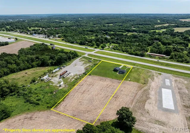 Homes for sale in Hannibal, MO | 11581 Hwy 61, Hannibal, MO 63401 | MLS# MIS26035249